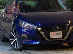 نيسان ألتيما